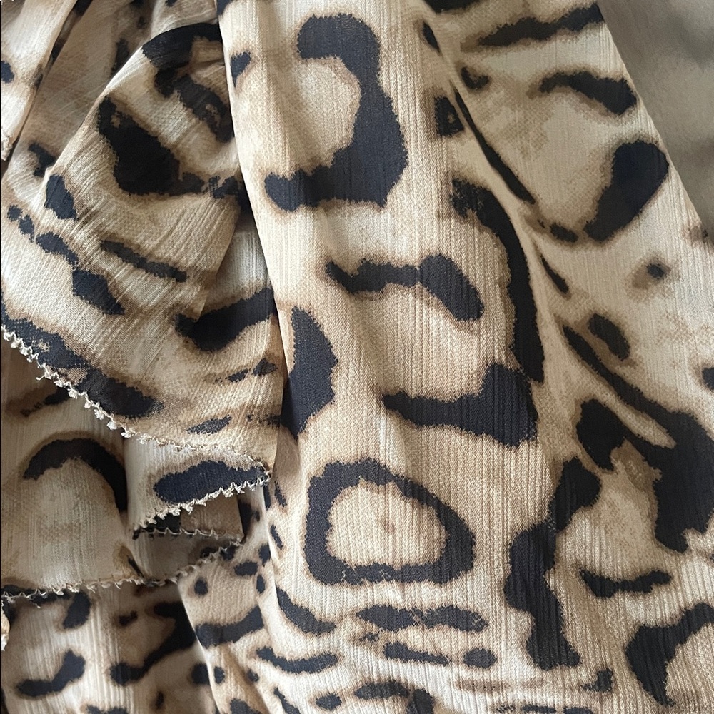 Express Leopard Animal Print Ruffle Blouse Size Small - Picture 8 of 8